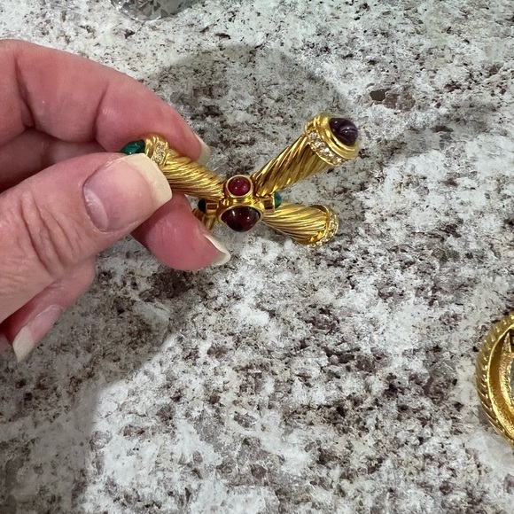 Givenchy vintage brooch and single earring - Picture 6 of 11